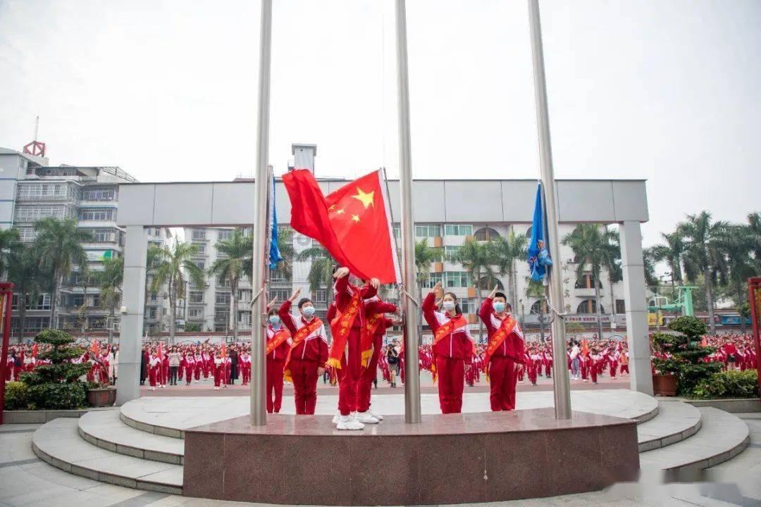 连接正负极